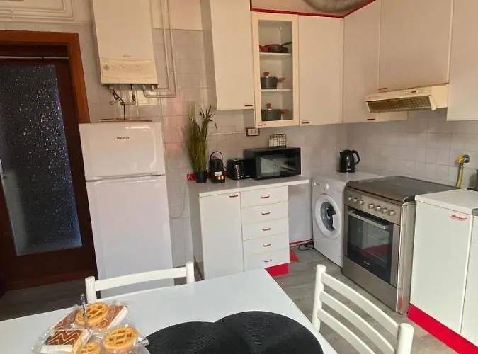 5 Min Dalla Stazione Centrale * Специя