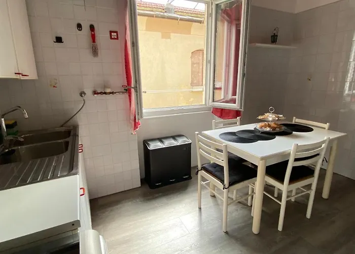 5 Min Dalla Stazione Centrale Апартаменты Специя