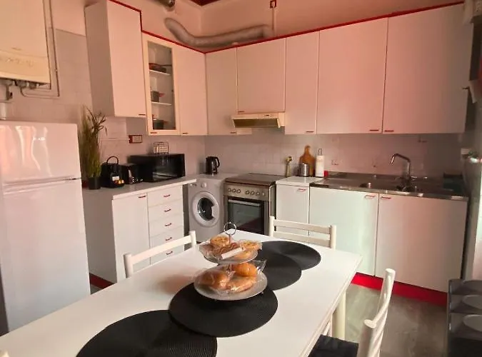 5 Min Dalla Stazione Centrale Апартаменты